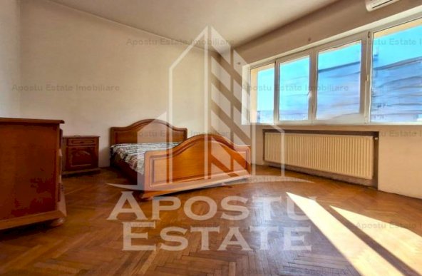 Apartament decomandat, 3 Camere, Etajul 3