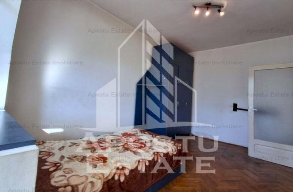 Apartament decomandat, 3 Camere, Etajul 3