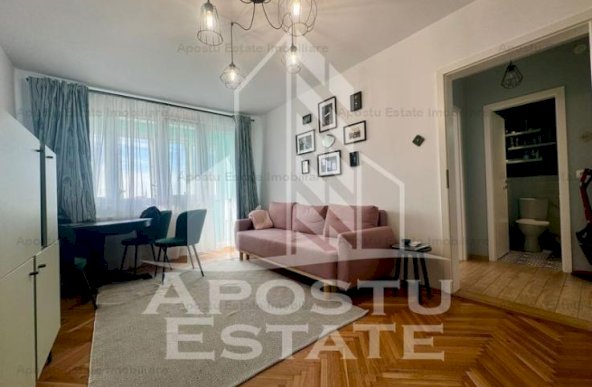 Apartament decomandat, 2 camere, centrala proprie, Complex