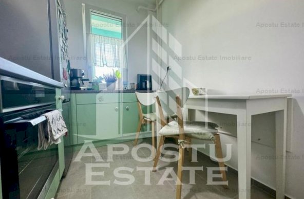 Apartament decomandat, 2 camere, centrala proprie, Complex