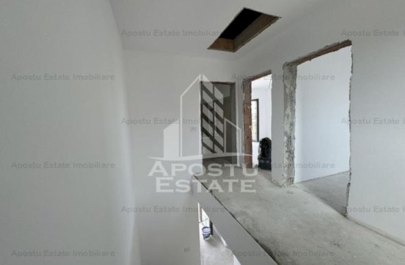 Duplex cu 3 camere despartit prin camera tehnica la Asfalt