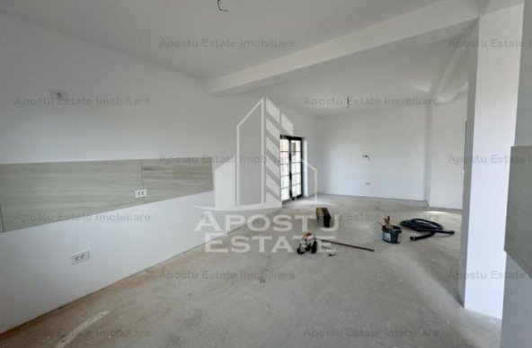 Duplex cu 3 camere despartit prin camera tehnica la Asfalt