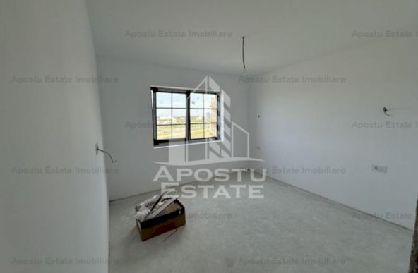 Duplex cu 3 camere despartit prin camera tehnica la Asfalt