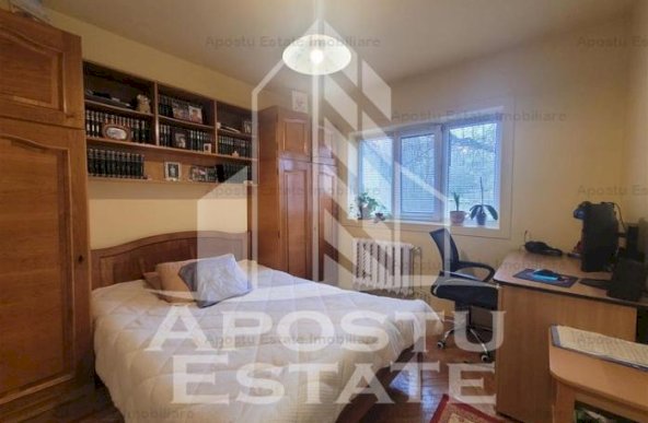 Apartament cu 4 camere si garaj, centrala proprie, zona Torontalului