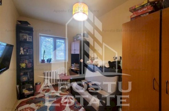 Apartament cu 4 camere si garaj, centrala proprie, zona Torontalului