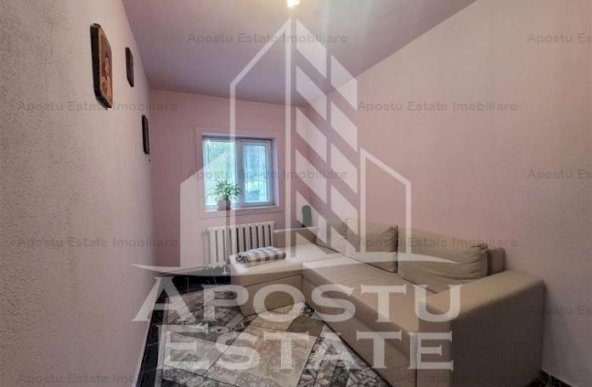 Apartament cu 4 camere si garaj, centrala proprie, zona Torontalului