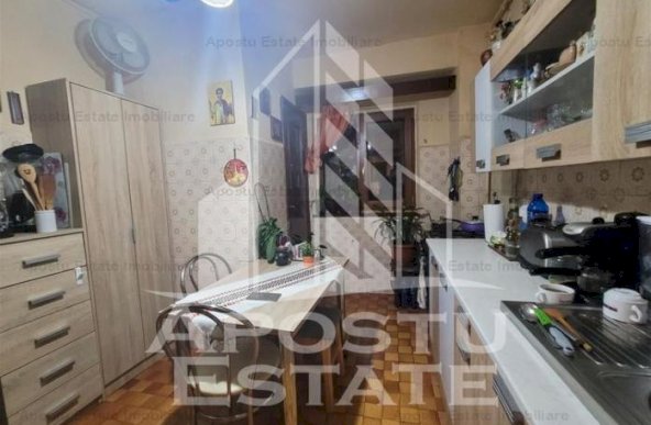 Apartament decomandat cu 2 camere, etaj 1, zona Aradului