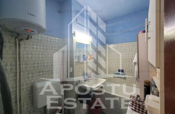 Apartament decomandat cu 2 camere, etaj 1, zona Aradului