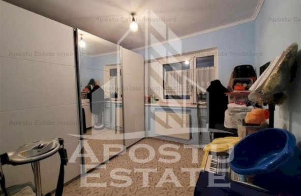 Apartament cu 3 camere, decomandat, centrala proprie,Circumvalatiunii