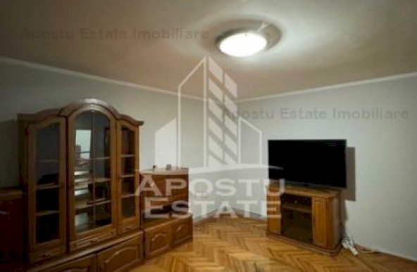 Apartament cu 4 camere, 2 bai, Zona Aradului