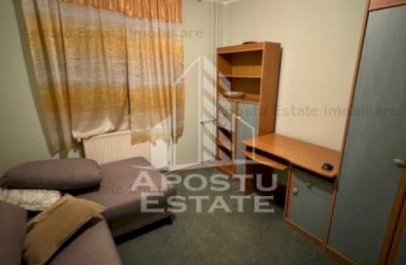 Apartament cu 4 camere, 2 bai, Zona Aradului