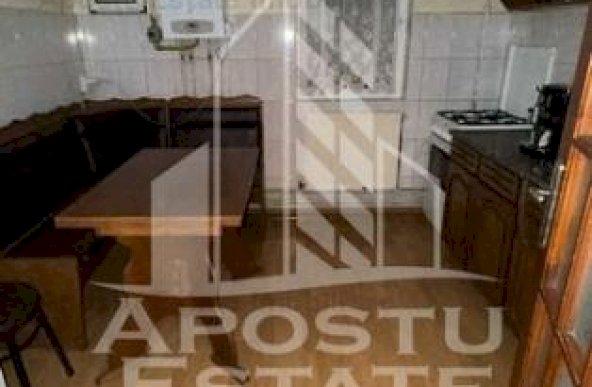 Apartament cu 4 camere, 2 bai, Zona Aradului