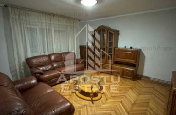 Apartament cu 4 camere, 2 bai, Zona Aradului