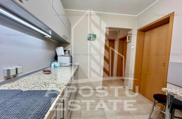 Apartament cu doua camere, etaj itermediar, calea Aradului