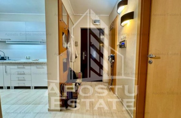 Apartament cu doua camere, etaj itermediar, calea Aradului