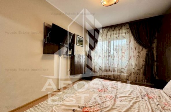 Apartament cu doua camere, etaj itermediar, calea Aradului