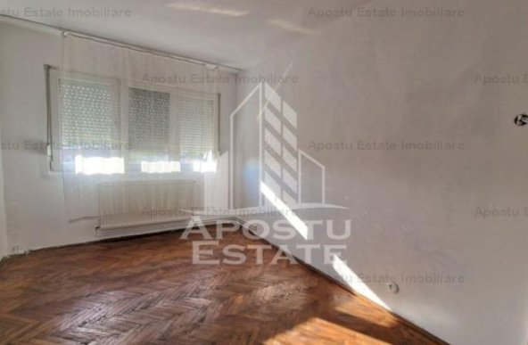 Apartament cu 3 camere, centrala proprie,  zona Circumvalatiunii