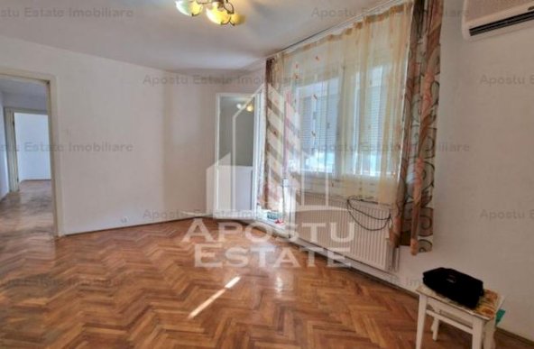 Apartament cu 3 camere, centrala proprie,  zona Circumvalatiunii