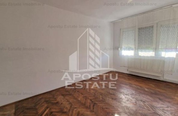 Apartament cu 3 camere, centrala proprie,  zona Circumvalatiunii