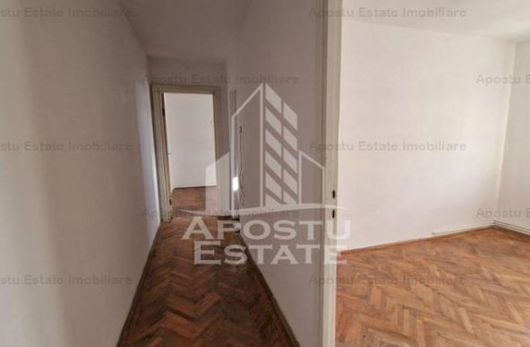 Apartament cu 3 camere, centrala proprie,  zona Circumvalatiunii