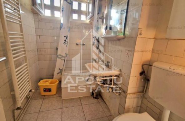 Apartament cu 3 camere, centrala proprie,  zona Circumvalatiunii