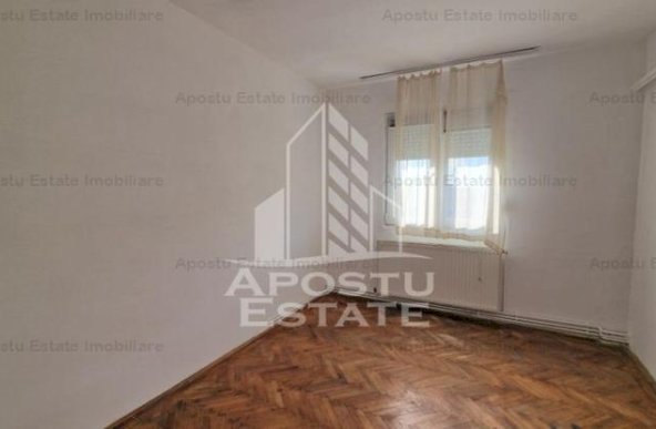 Apartament cu 3 camere, centrala proprie,  zona Circumvalatiunii