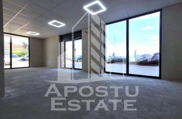 Spatiu comercial pretabil pentru multe activitatii