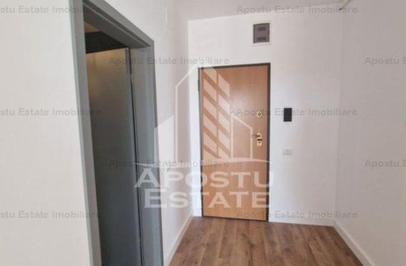 Apartament cu 2 camere si balcon, parcare inclusa, Torontalului