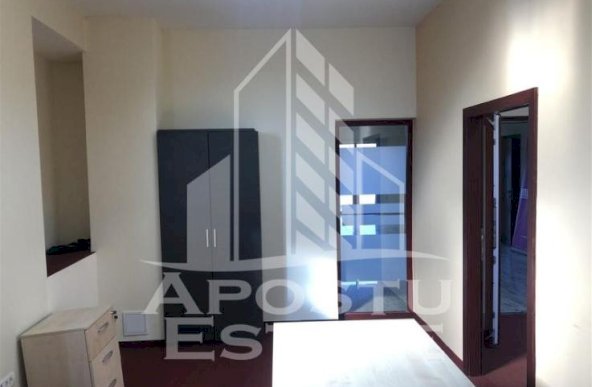 Spatiu comercial de 145 mp, Zona Girocului