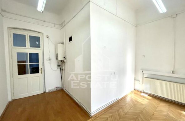 Spatiu pentru birouri, 4 camere, Zona Maria