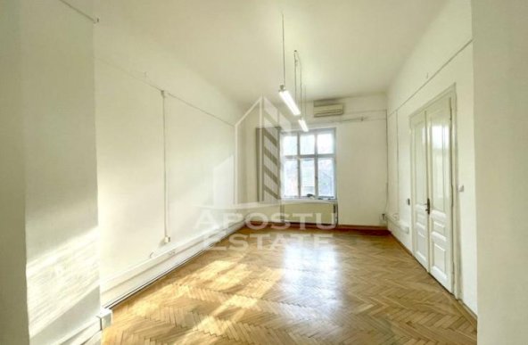 Spatiu pentru birouri, 4 camere, Zona Maria