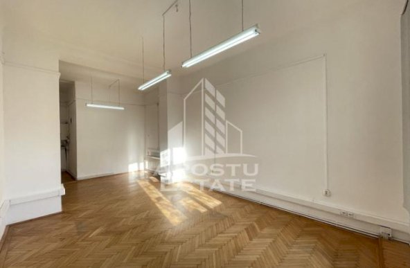 Spatiu pentru birouri, 4 camere, Zona Maria