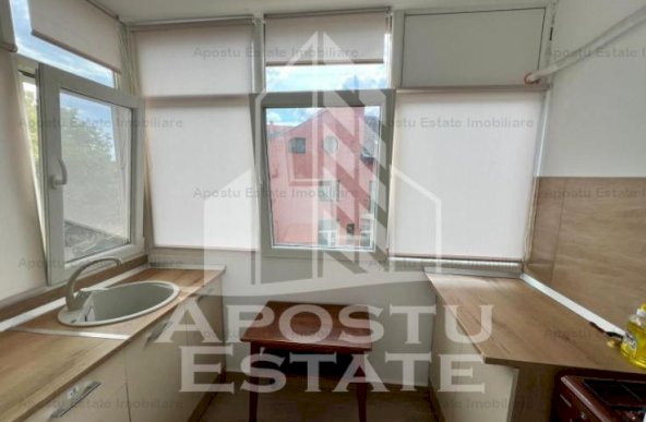 Apartament cu 3 decomandat, camere in zona Aradului