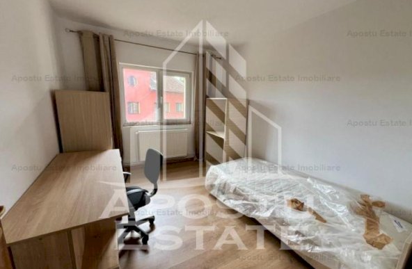 Apartament cu 3 decomandat, camere in zona Aradului