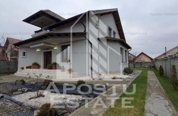 Casă cu 5 camere , 240 mp, teren 701mp,centrală proprie, Vladimirescu