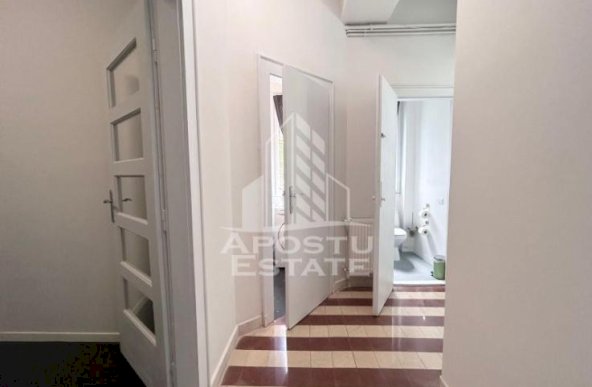 Apartament 4 camere, ultrafinisat in centru orasului.