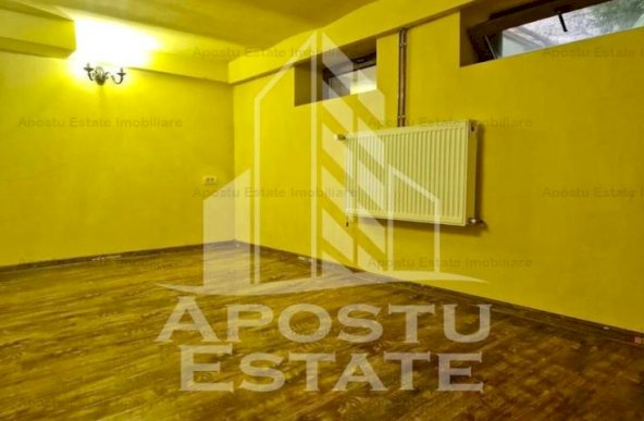 Casa cu 5 camere,  zona Parneava, 760mp, COMISION 0%