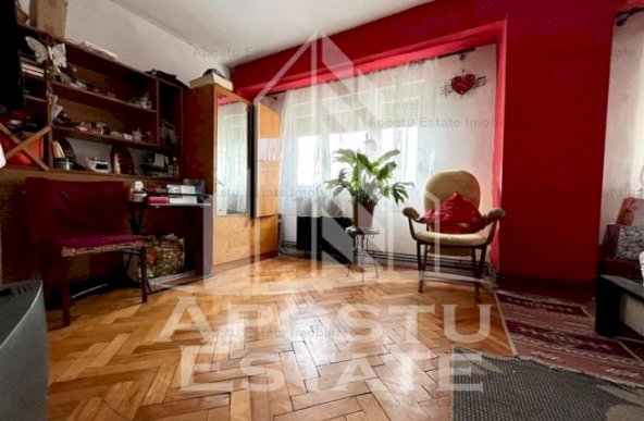 Apartament cu 4 camere, centrala proprie, zona Aradului