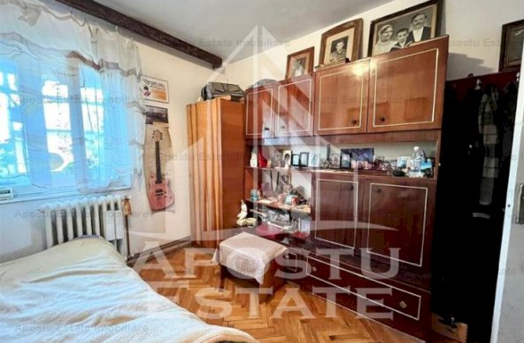 Apartament cu 4 camere, centrala proprie, zona Aradului