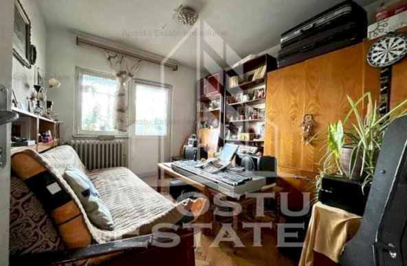 Apartament cu 4 camere, centrala proprie, zona Aradului