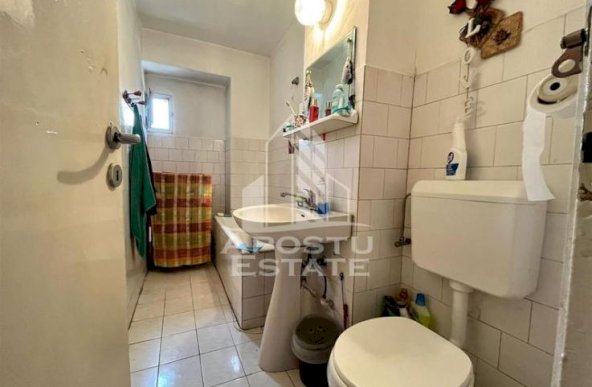 Apartament cu 4 camere, centrala proprie, zona Aradului