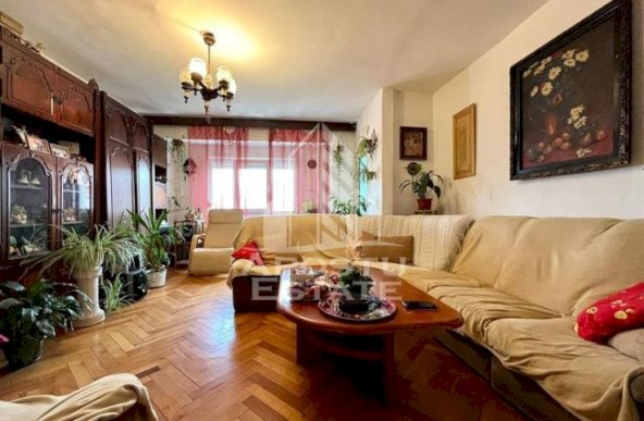 Apartament cu 4 camere, centrala proprie, zona Aradului