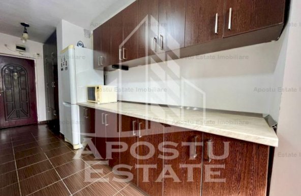 Apartament 2 camere , decomandat ,  zona Bucovina