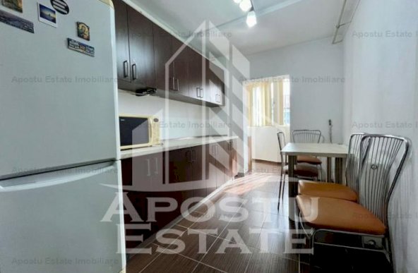 Apartament 2 camere , decomandat ,  zona Bucovina