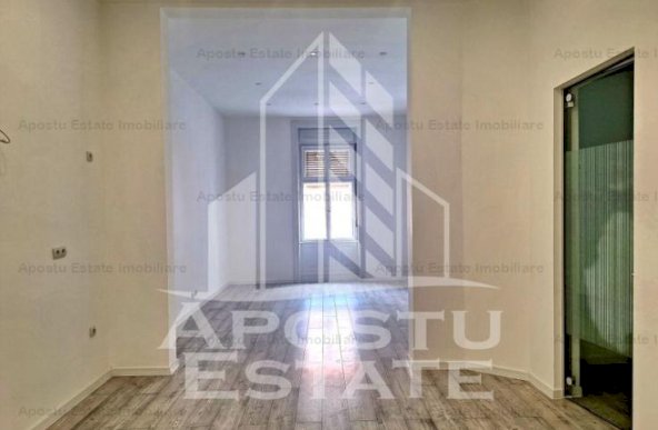 Apartament cu 4 camere si 2 intrari, 80 mp utili, Ultracentral