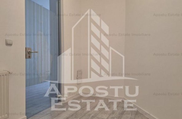 Apartament cu 4 camere si 2 intrari, 80 mp utili, Ultracentral