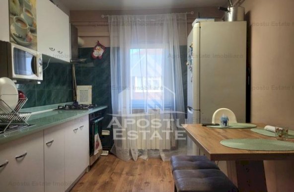 Apartament cu 2 camere, centrala proprie,  renovat, zona Aradului