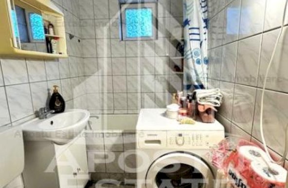 Apartament cu 3 camere, de vanzare, in zona Fortuna, Arad.