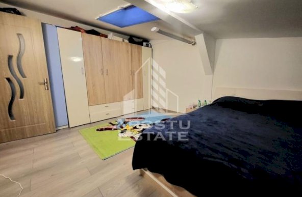 Apartament cu 3 camere, decomandat,  cu scara interioara, zona Lipovei