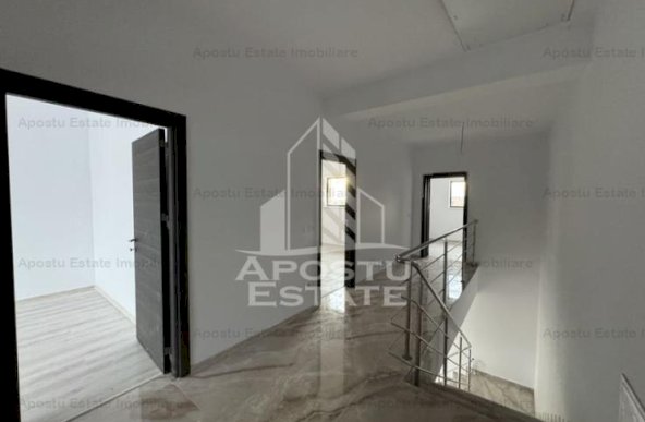 Duplex situat Central cu 4 camere si 3 bai in Mosnita Noua